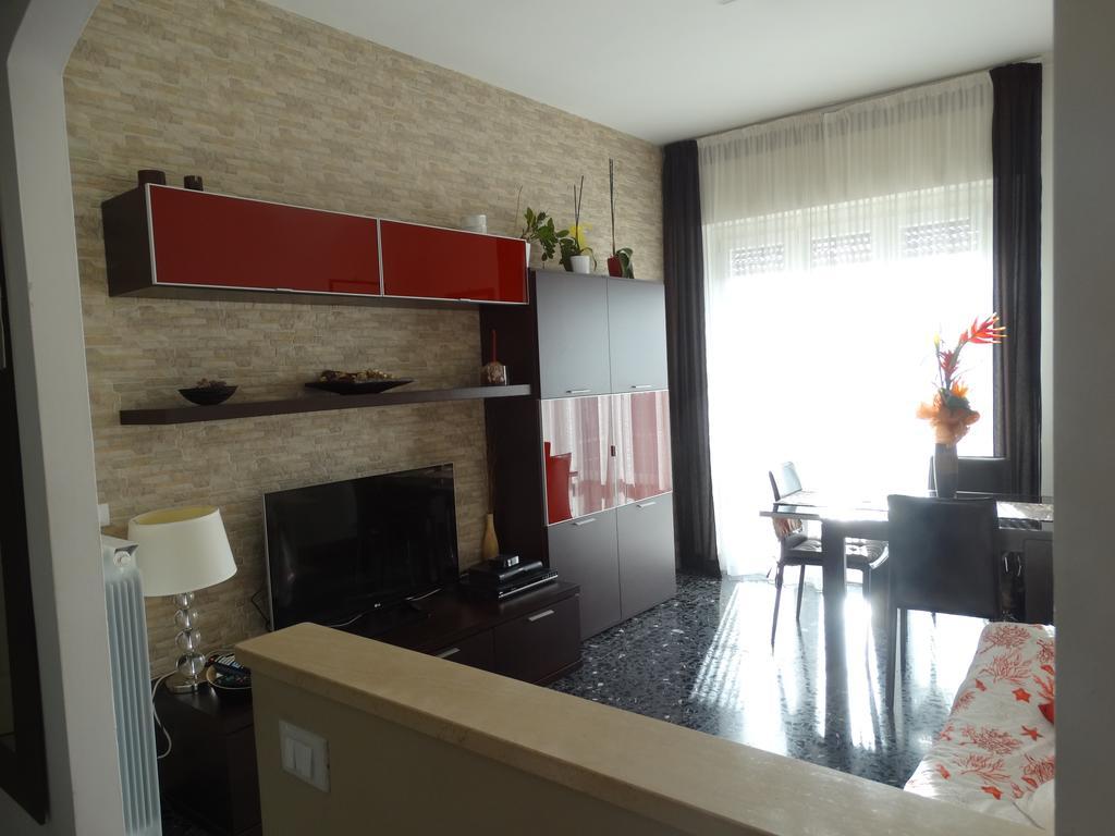 A Casa Di Simone A Viareggio Apartment Bagian luar foto