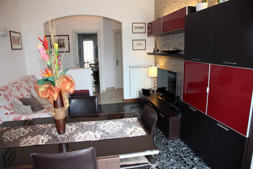 A Casa Di Simone A Viareggio Apartment Bagian luar foto