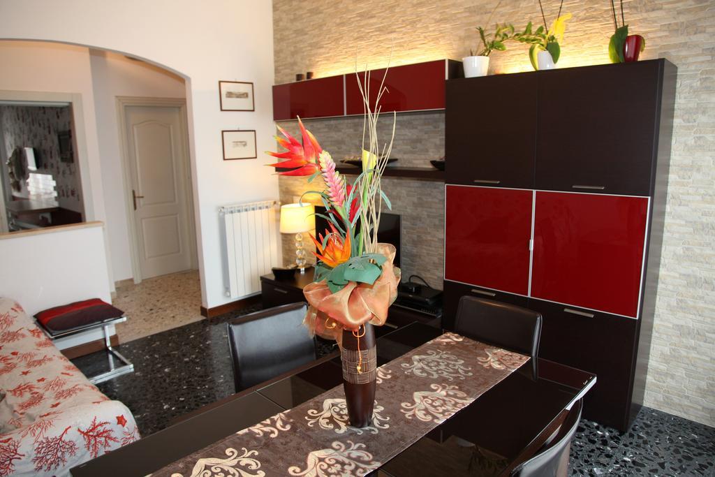 A Casa Di Simone A Viareggio Apartment Bagian luar foto