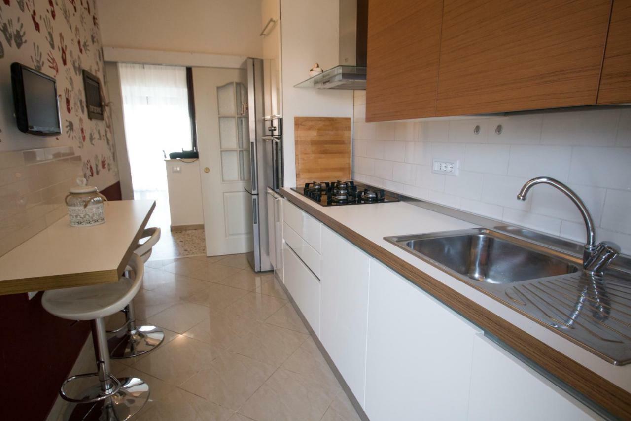 A Casa Di Simone A Viareggio Apartment Bagian luar foto