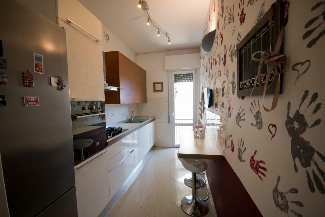 A Casa Di Simone A Viareggio Apartment Bagian luar foto