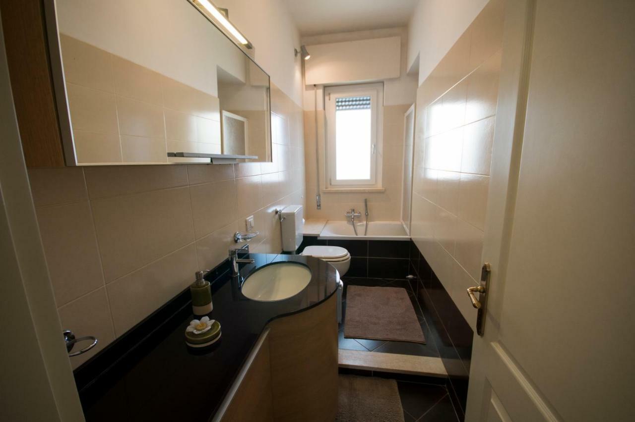 A Casa Di Simone A Viareggio Apartment Bagian luar foto